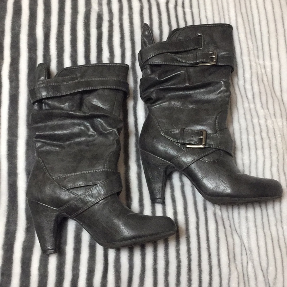 Relativity slouch boots sz 7M.  charcoal grey.